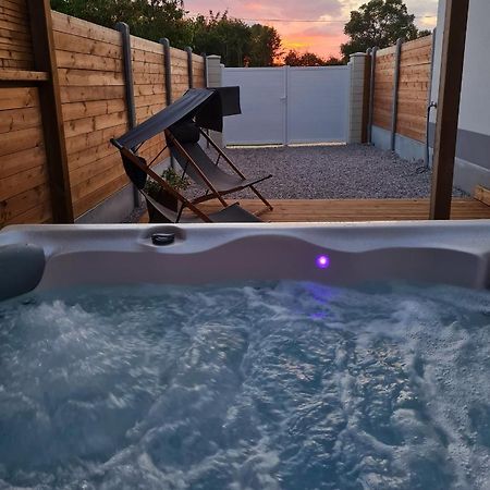 A Fleur De Spa : Maison Chaleureuse Avec Spa Privatif Et Billard. Coulogne Ngoại thất bức ảnh