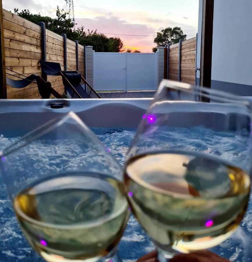 A Fleur De Spa : Maison Chaleureuse Avec Spa Privatif Et Billard. Coulogne Ngoại thất bức ảnh